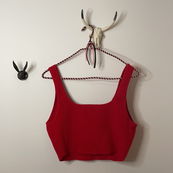 Babaton sculpting cropped cami - Picture 5 of 5
